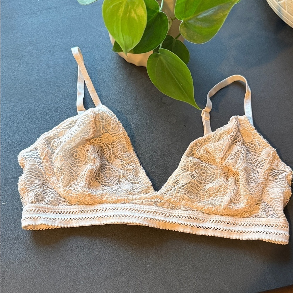 Black Limba Bralette Adjustable lace off White Bra. L